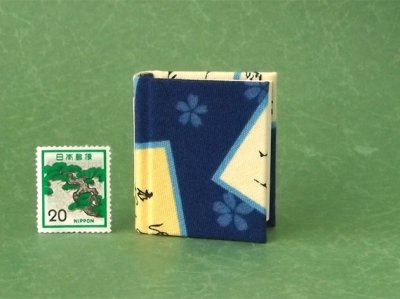 画像2: 【丸背】小倉百人一首豆本(いまひとたびの-青）