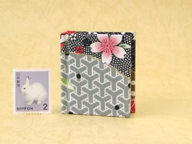 画像2: 日本国憲法豆本（小紋桜花）