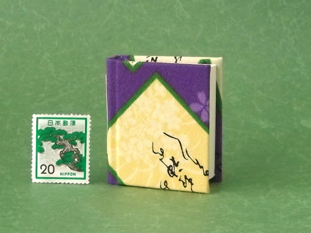 画像2: 【丸背】小倉百人一首豆本(ころもほすてふ-紫）