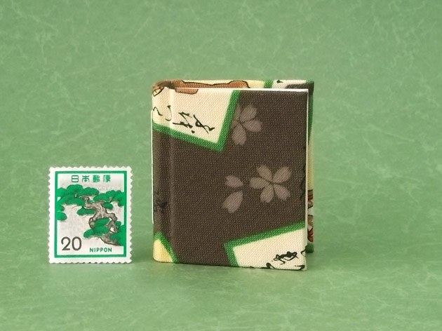 画像2: 【丸背】小倉百人一首豆本(くもかくれにし-茶）